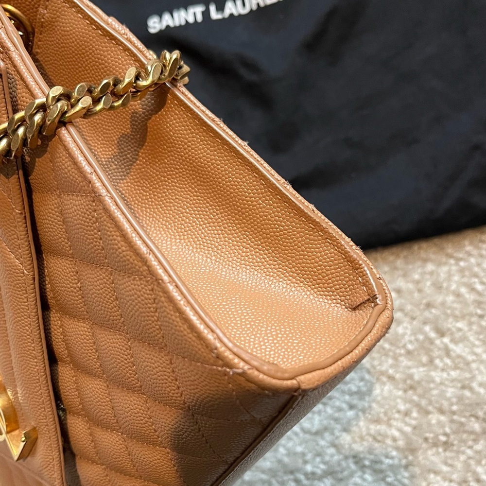 YSL envelope triquilt shoulder bag in grained leather medium size - Picture 11 of 16